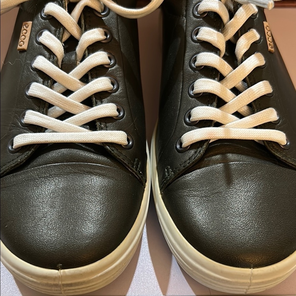 ECCO metallic leather luxury low top lace up closure sneaker Size 40/9.5 - Picture 4 of 7